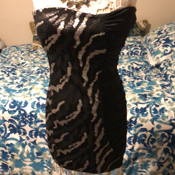 Black and silver sequins dress - Picture 6 of 6